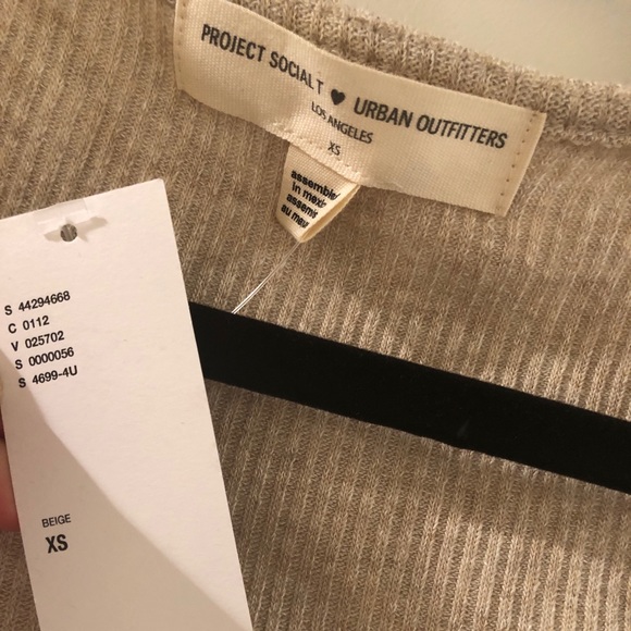 Urban Outfitters wrap top size XS - Picture 3 of 3